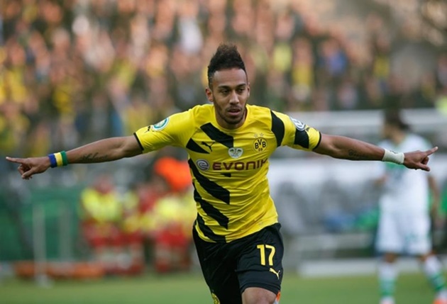 1 cái tên khác rời sang xứ Sương Mù là Pierre-Emerick Aubameyang cũng thể hiện tài mua bán xuất sắc của Dortmund. Arsenal phải trả 57,4 triệu bảng, tăng gần 5 lần giá trị của "sát thủ Gabon" khi từ Pháp đến Đức 5 năm trước đó.