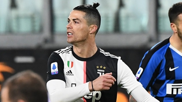 Cristiano Ronaldo is remaining in quarantine in his Madeira home after Juventus team-mate Daniele Rugani tested positive for coronavirus - Bóng Đá