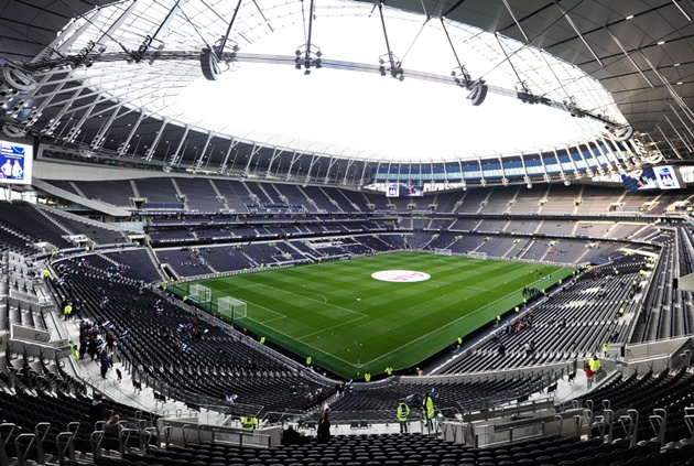 Inside Tottenham Hotspur Stadium’s makeshift coronavirus testing operation where brave nurses test 70 people per day - Bóng Đá