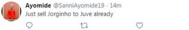 Fan Chelsea ném đá Jorginho - Bóng Đá