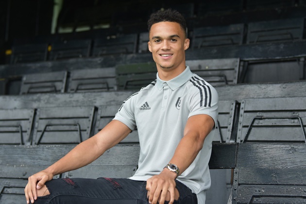 Tân binh thứ 2 của Fulham.