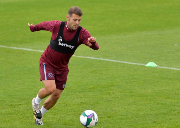 Jack Wilshere trains in local park to keep fit as injury-plagued ex-Arsenal searches for new club after West Ham axing - Bóng Đá