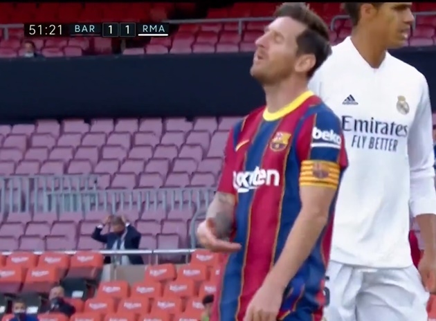 Fati không chuyền, Messi cằn nhằn - Bóng Đá