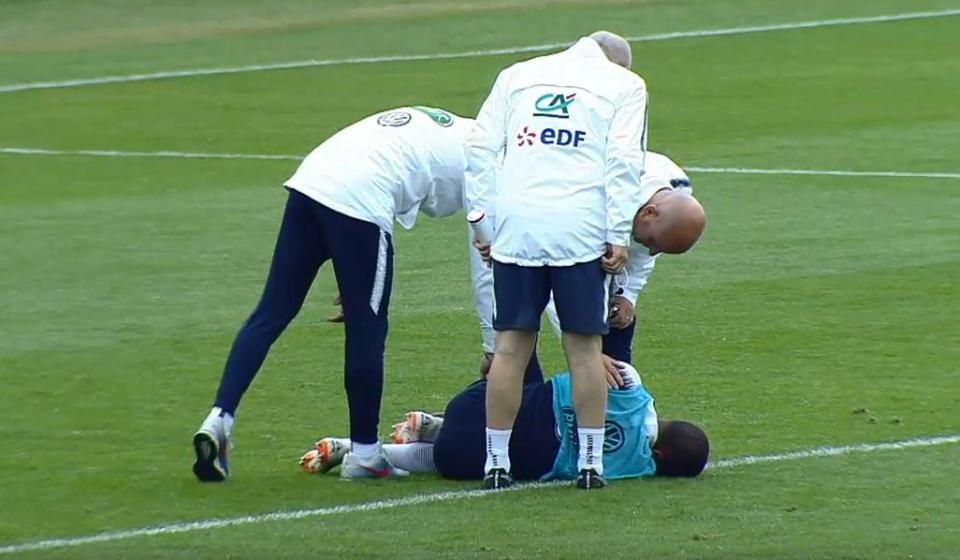 Nóng: Kylian Mbappe chấn thương trước thềm World Cup 2 ngày - Bóng Đá