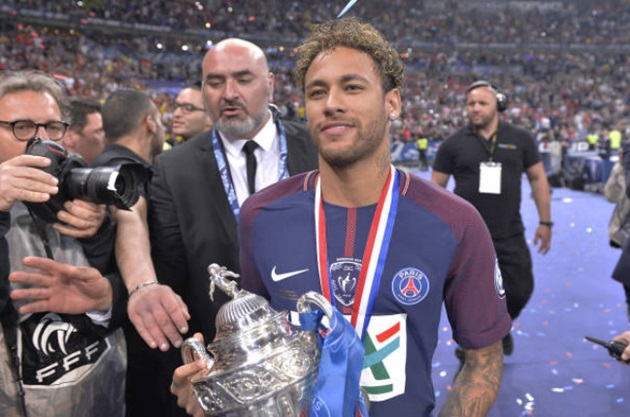 Sau trận đấu, Neymar đã xuất hiện trên sân với chiếc cúp vô địch trên tay. Tuy nhiên, ngôi sao người Brazil tỏ rõ sự gượng gạo trên nét mặt. Neymar đã thi đấu khá ấn tượng ở mùa giải đầu tiên trong màu áo PSG với 28 bàn thắng cùng 16 pha kiến tạo, nhưng tại cúp Quốc gia Pháp, anh lại đóng góp khá khiêm tốn chỉ với 1 trận cùng 2 bàn thắng.
