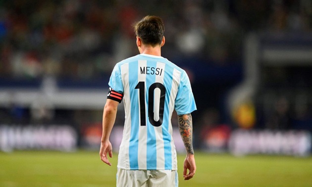 Lionel Messi: Tìm giấc mơ World Cup trong nỗi ám ảnh Maradona - Bóng Đá