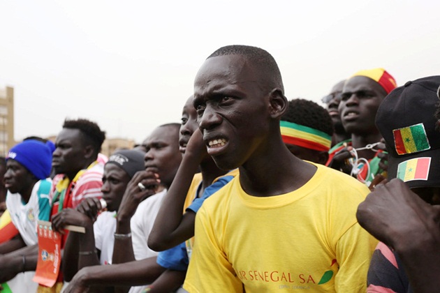 Nỗi thất vọng hiện rõ trên gương mặt người hâm mộ Senegal. Sở hữu dàn cầu thủ đồng đều ở mọi tuyến, đặc biệt là ngôi sao Sadio Mane nhưng đại diện châu Phi vẫn phải dừng bước ở vòng bảng một cách đáng tiếc. Sau khi Senegal bị loại, vòng 16 đội World Cup năm nay chỉ còn là cuộc chơi của châu Âu, Nam Mỹ và châu Á.