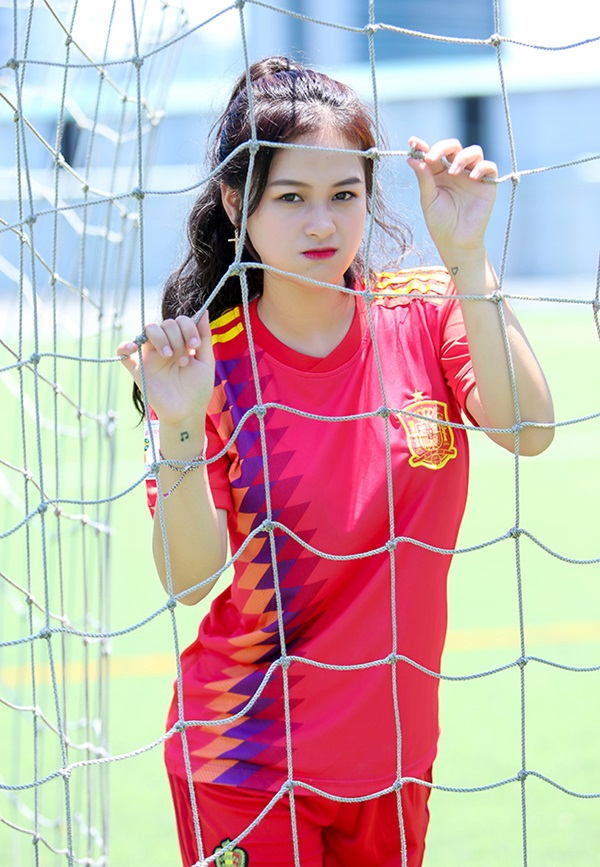 Ngoài Ramos, Thu Kiều còn yêu thích cầu thủ Isco (tiền vệ công đội tuyển Tây Ban Nha). Isco là một nhân tố quan trọng, cùng với Iniesta là mắt xích không thể thiếu ở tuyến giữa của huấn luyện viên Fernaldo Hierro.