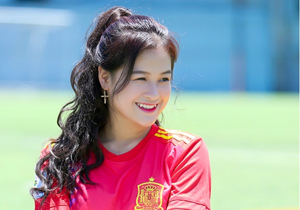 Thay huấn luyện viên trước khi World Cup diễn ra chỉ vài ngày, người hâm mộ không khỏi nghi ngại về sức mạnh và sự đoàn kết nội bộ đội tuyển Tây Ban Nha. Tuy nhiên, qua từng trận đấu, họ chứng tỏ bản lĩnh và đẳng cấp của một trong những ứng cử viên cho chức vô địch World Cup 2018.