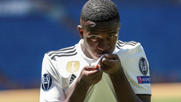 Xin lỗi Perez, Vinicius không phải Neymar - Bóng Đá