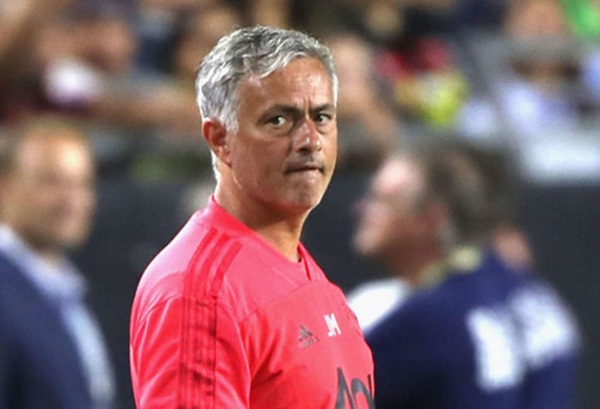 HLV Mourinho phát biểu sốc về cuộc đua vô địch Premier League - Bóng Đá