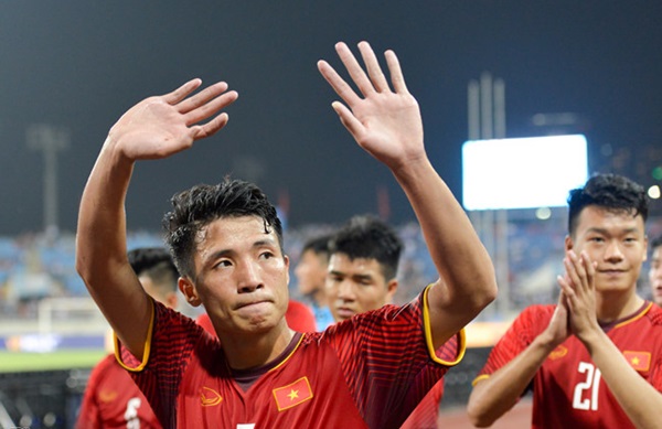Olympic Việt Nam không được làm quen sân, phải đi 50 km mỗi buổi tập - Bóng Đá