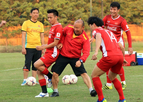 Đội tuyển Việt Nam đang tập luyện nghiêm túc để sẵn sàng chinh phục ngôi vương AFF Cup2018.