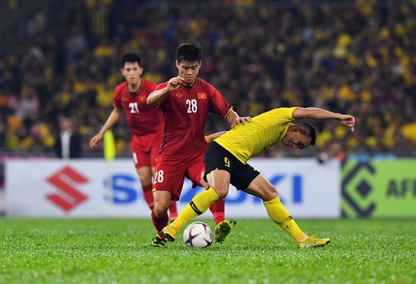 Hàng phòng ngự là điểmt tựa vững chắc của ĐT Việt Nam tại AFF Cup 2018. Ảnh: Thuận Thắng.