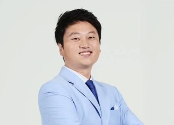 Bình luận viên Mun-Sung Park của kênh SBS rất ấn tượng với Quang Hải.