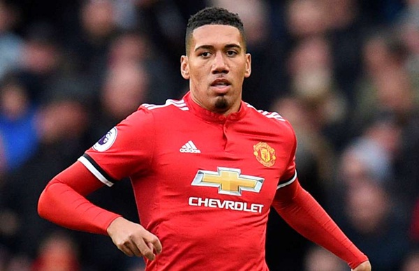 Đúng với cái tên của mình, những năm qua Smalling chưa bao giờ "lớn" ở Old Trafford.