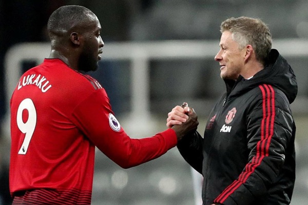 Lukaku hồi sinh từ niềm tin và sự giúp đỡ của Solskjaer.