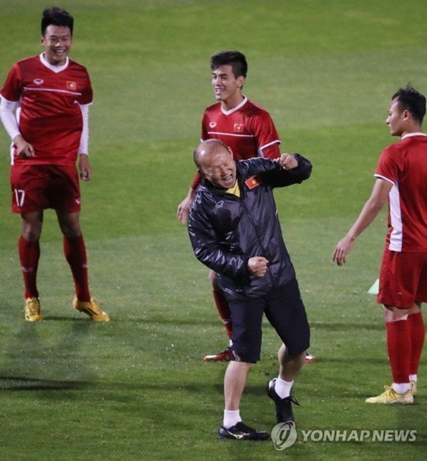 Theo báo chí Hàn Quốc, đội tuyển Việt Nam đang có một tinh thần lớn, tự tin dù Asian Cup ở đẳng cấp khác so với các giải đấu mà thầy trò HLV Park Hang Seo đã chơi trong năm 2018.