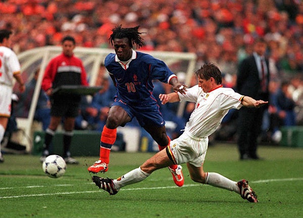 Borkelmans từng góp mặt trong đội hình ĐT Bỉ đối đầu với Hà Lan tại World Cup 1998. Ảnh: Getty Images.