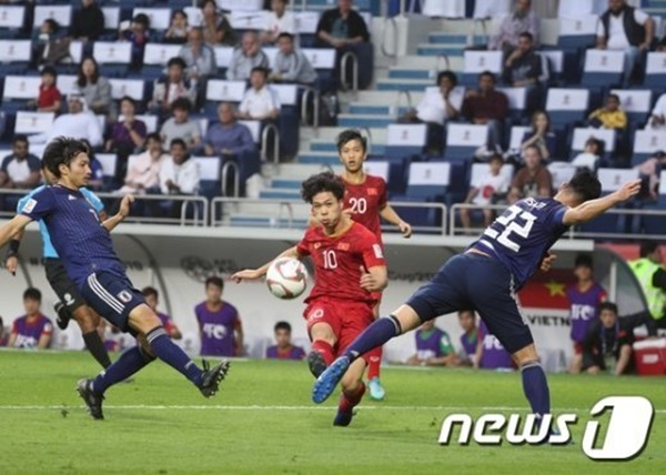 Báo Hàn phát sốt Công Phượng: Messi Việt Nam đến K-League! - Bóng Đá