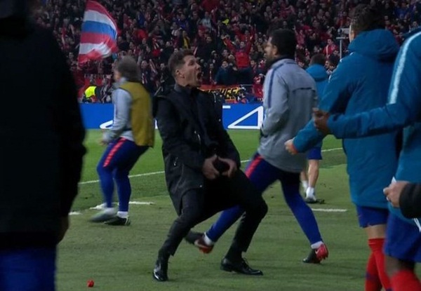 Ăn mừng phản cảm, HLV Simeone có thể nhận án phạt nặng từ UEFA - Bóng Đá