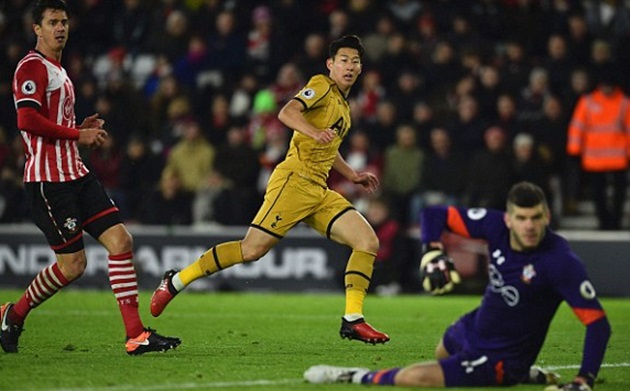 Tiền đạo người Hàn Quốc nâng tỉ số lên 3-1 ở những phút cuối.