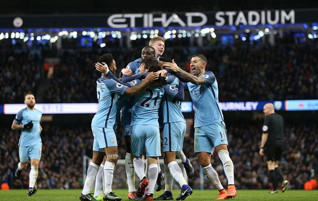 Hai bàn thắng giúp Man City đỡ lo lắng phần nào.