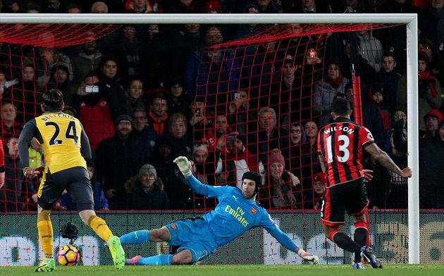 Wilson không bỏ lỡ cơ hội ở khoảng cách 11 mét.