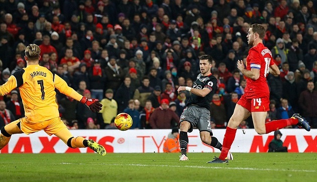 Shane Long trừng phạt Liverpool bằng bàn thắng ở phút cuối.