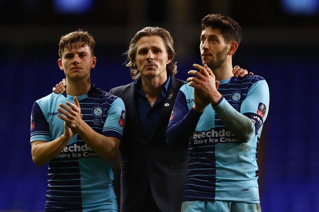 Giây bù giờ cuối cùng, Son sửa lòng chuẩn xác giúp Gà trống có chiến thắng chung cuộc. Dẫu sao Wycombe cũng đã chiến đấu hết khả năng.