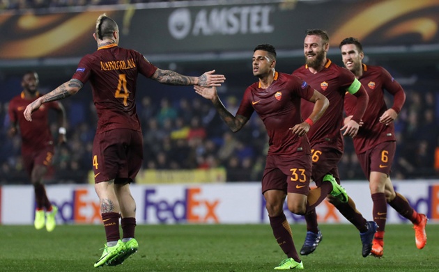 Emerson (số 33) ghi bàn mở tỉ số ở phút 32.