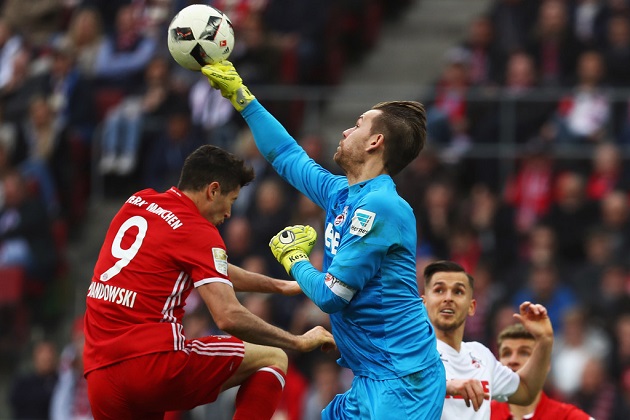 Ngay từ những phút đầu, Bayern đã tấn công dồn dập.