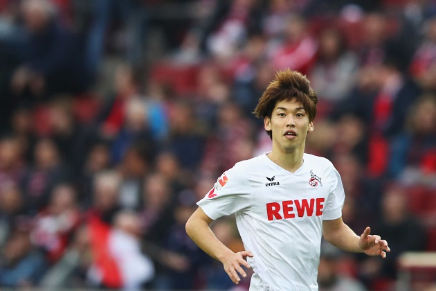 Yuya Osako của Koeln chơi khá hay và suýt chút nữa đánh bại Neuer đầu hiệp một.