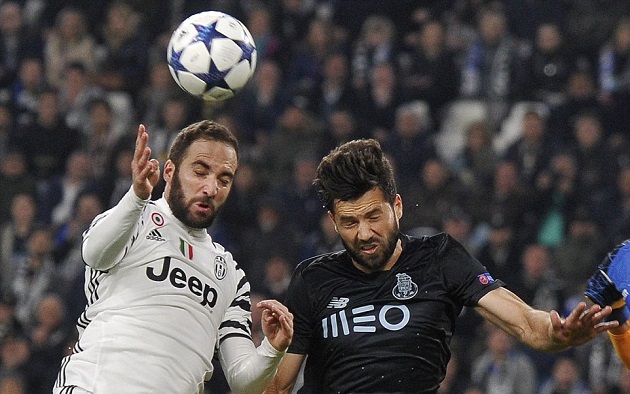 Trong trận này, Higuain bỏ lỡ khá nhiều cơ hội ngon ăn.