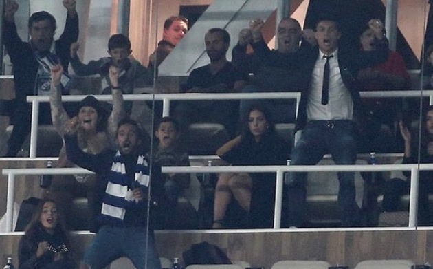 Song, có vẻ Rodriguez khá hờ hững với bóng đá.