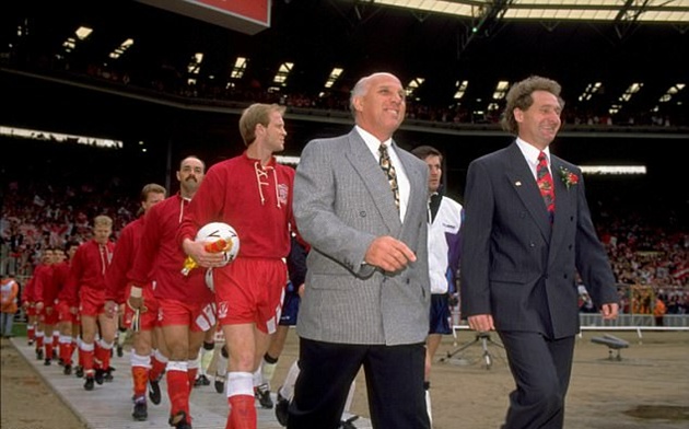 Moran dẫn đầu The Kop trong trận chung kết FA năm 1992.
