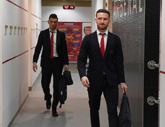 Bộ đôi trung vệ Koscielny và Mustafi có giữ sạch được mành lưới trong ngày hôm nay?