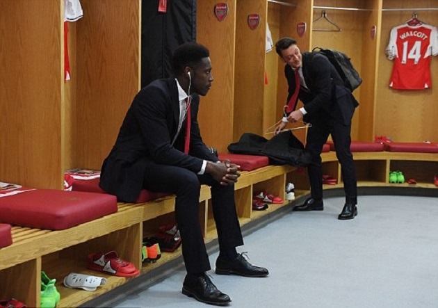 Mesut Oezil sẽ đá chính sau một loạt trận phải nghỉ vì chấn thương.