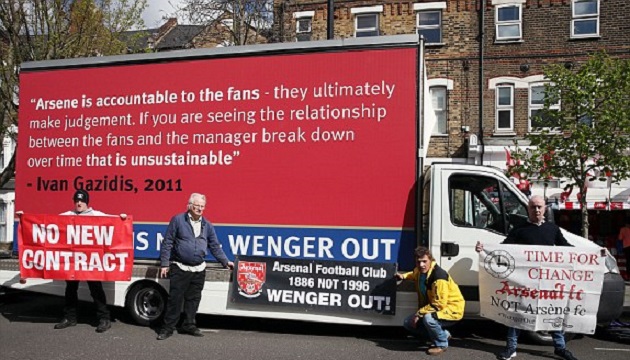 Họ yêu cầu BLĐ không gia hạn với Giáo sư.