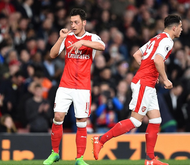 Oezil tỏa sáng sau khi trở lại.