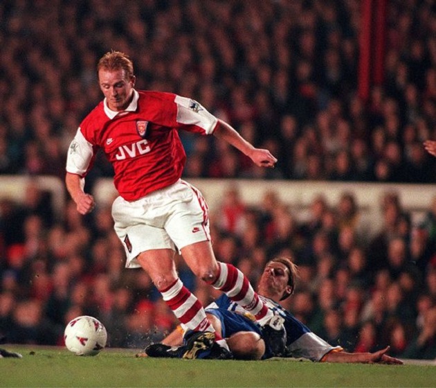 John Hartson không để lại nhiều ấn tượng tại sân Highbury.