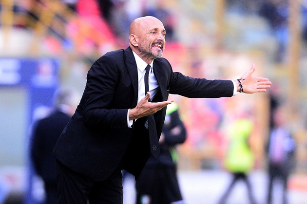 Ông Spalletti với phong cách chỉ đạo quen thuộc.
