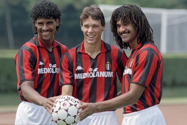 AC Milan lừng danh một thời với bộ ba Hà Lan bay.