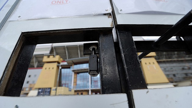 Sân Upton Park hơn 100 năm tuổi tan hoang thảm thương - Bóng Đá