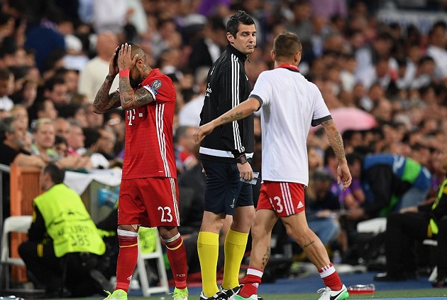 Quay chậm cho thấy anh đã vào trúng bóng.