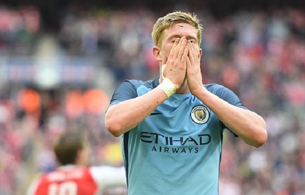 Vẻ mặt không giấu được nỗi thất vọng của Bruyne.
