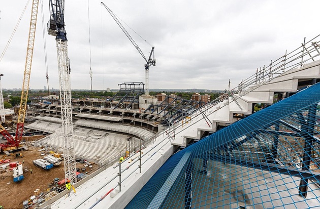 Sân mới có sức chứa hơn 60000 người.