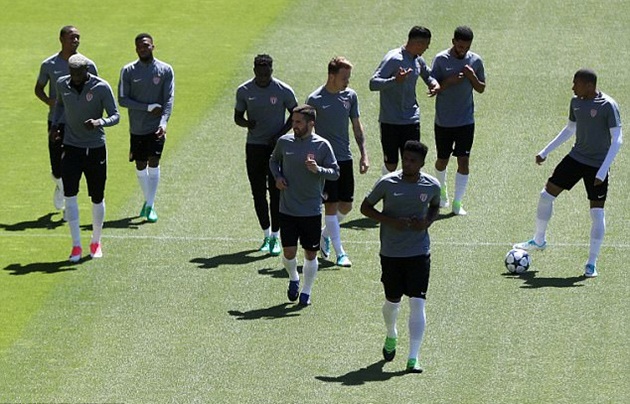 Mặc sức ép, Mbappe 