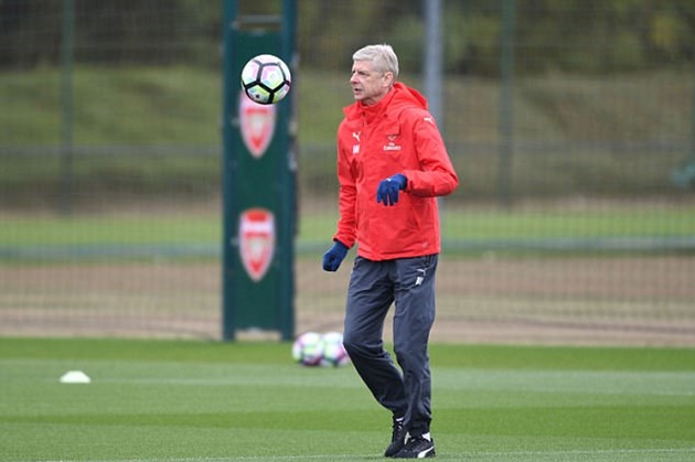 Các học trò của ông Wenger vẫn có cơ hội đánh bậc Liverpool nếu thắng cả 2 trận đấu bù.