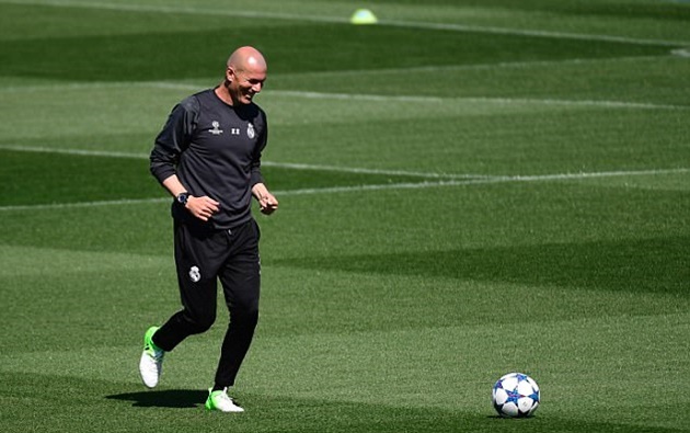 Zidane đứng trước ngưỡng cửa lịch sử khi có thể hai lần liên tiếp vô địch Champions League.